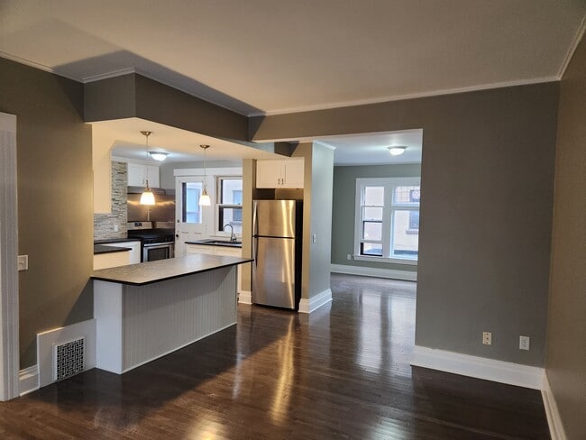8 beverly - Fully Renovated Park and Beverly Apartments!