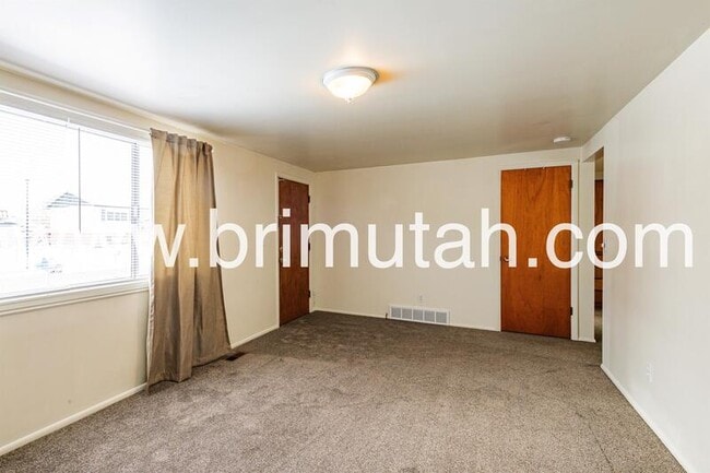 Photo - 775 E Johnsonway Dr