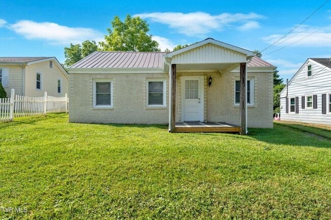 Building Photo - 3361 Bloomingdale Rd