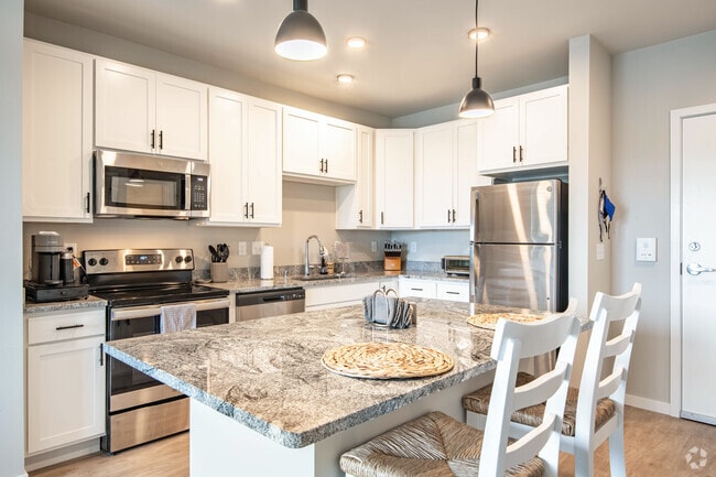 1BR, 1BA - 756SF - The Hamptons at Hilldale