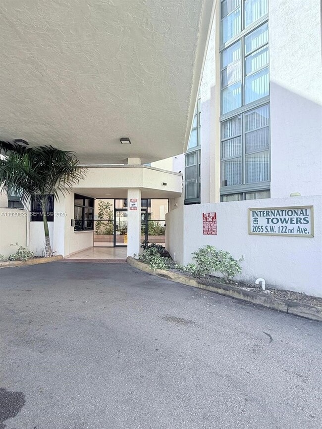 Photo - 2055 SW 122nd Ave Unit 415