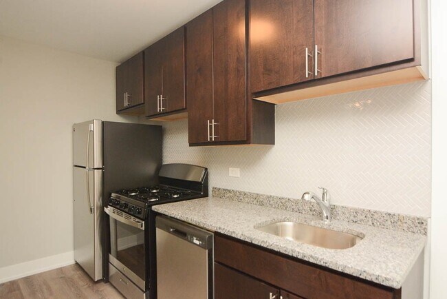 Photo - 755 W Cornelia Ave Unit 311