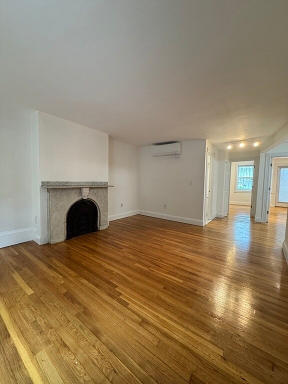 Building Photo - 85 E Brookline St Unit 1 Rental