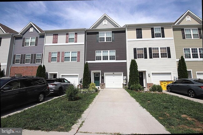 Photo - 185 Magellan Dr