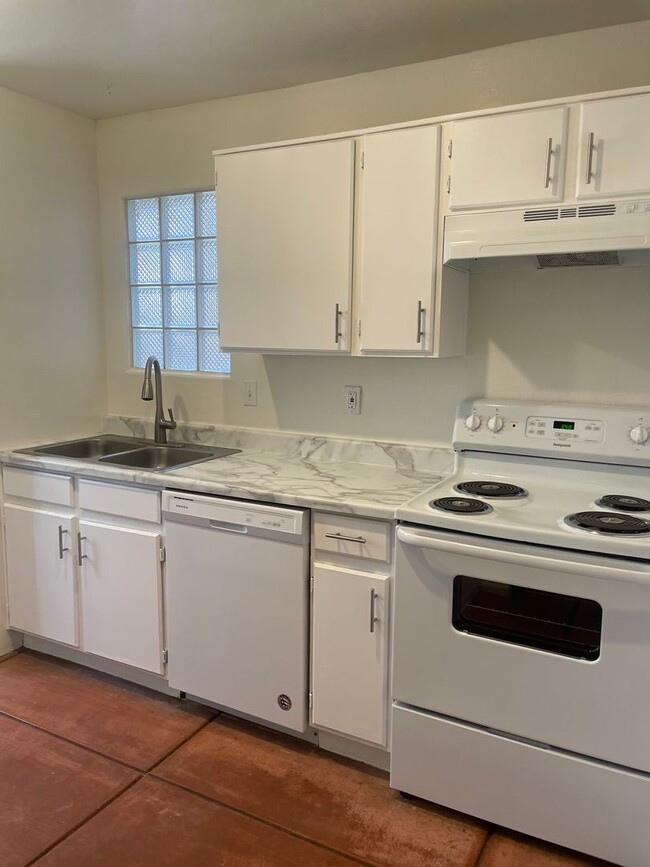 Photo - Glenn St Casitas