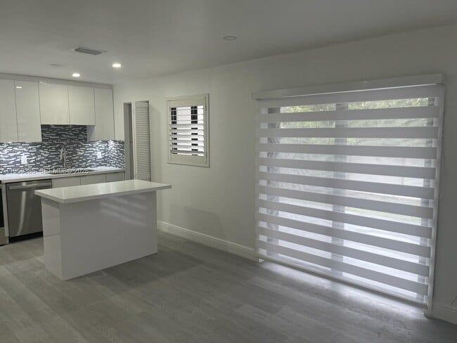 Photo - 6004 NW 38th St Unit 6006