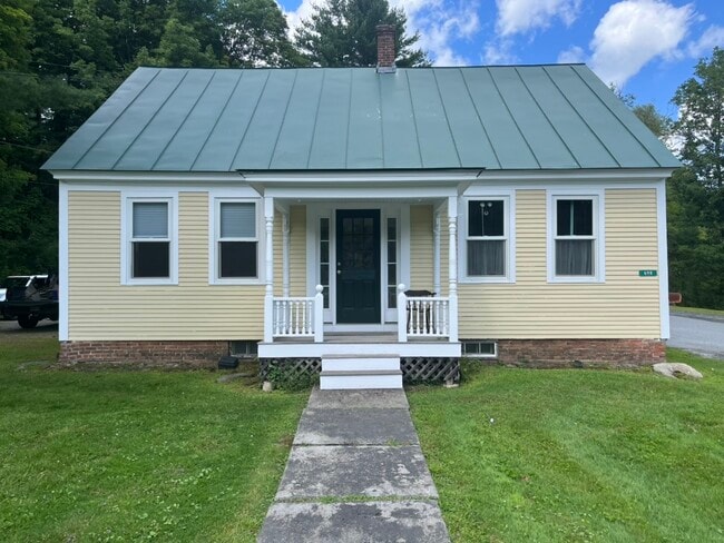 Photo - 698 W Woodstock Rd