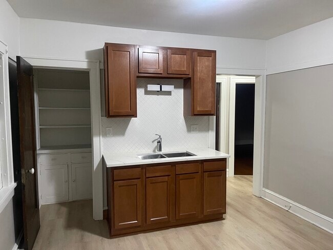 Building Photo - 1640 N 15th St Rental