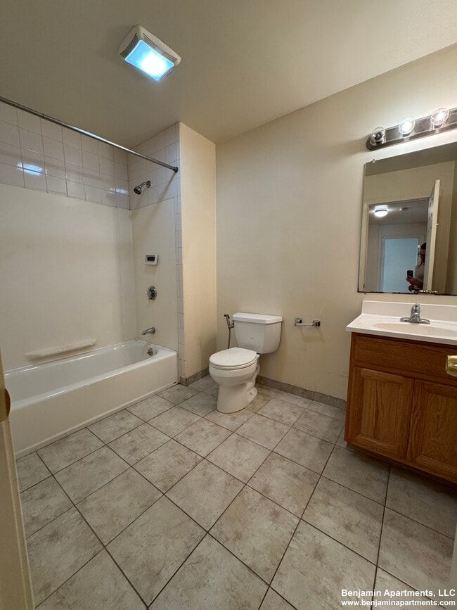 Photo - 34 Raymond St Unit 001A