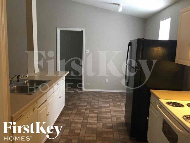 Photo - 5749 Jardin Pl