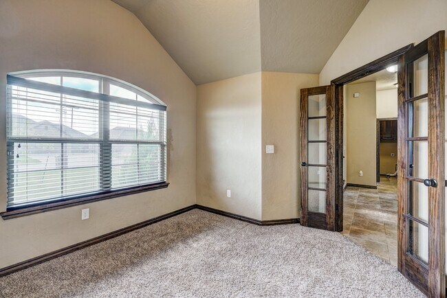 Photo - AVAILABLE THE END OF APRIL! 3 OR 4 BDRM, 2 BATHRM, 2 CAR & STORM SHELTER