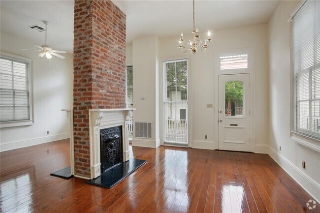 Building Photo - 3220 Chestnut St Unit 3220 Rental