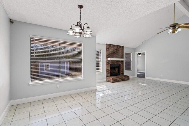 Photo - 16207 Parkway Dr