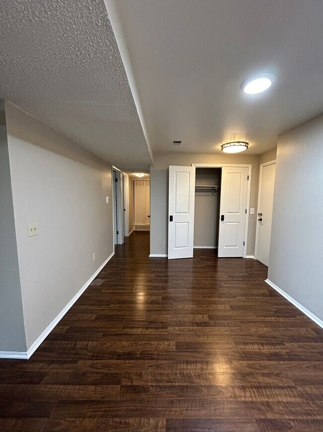 1608 Cottonwood Dr