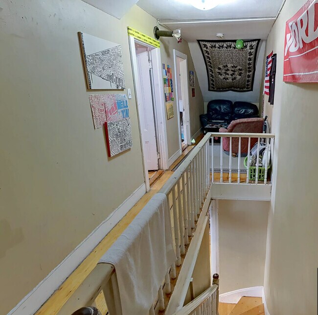 Photo - 10 Saunders St