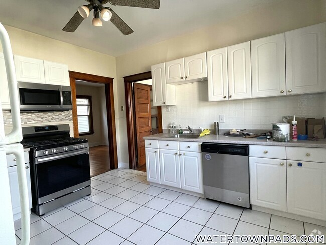 Building Photo - 258 Belmont St Rental