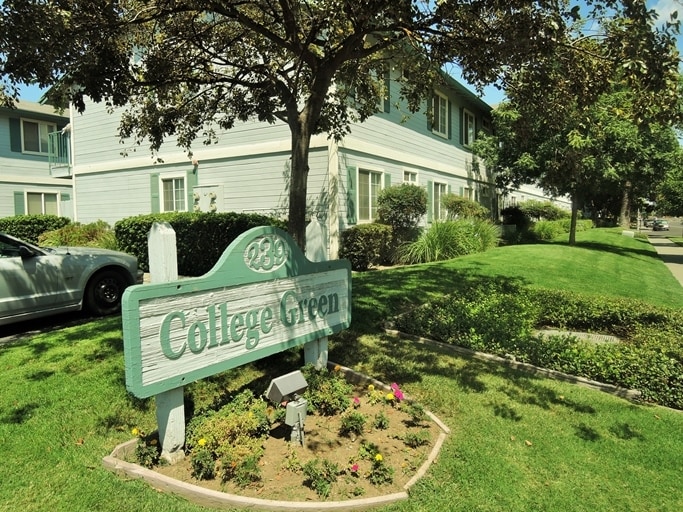 College Green Apartments - College Green Apartments