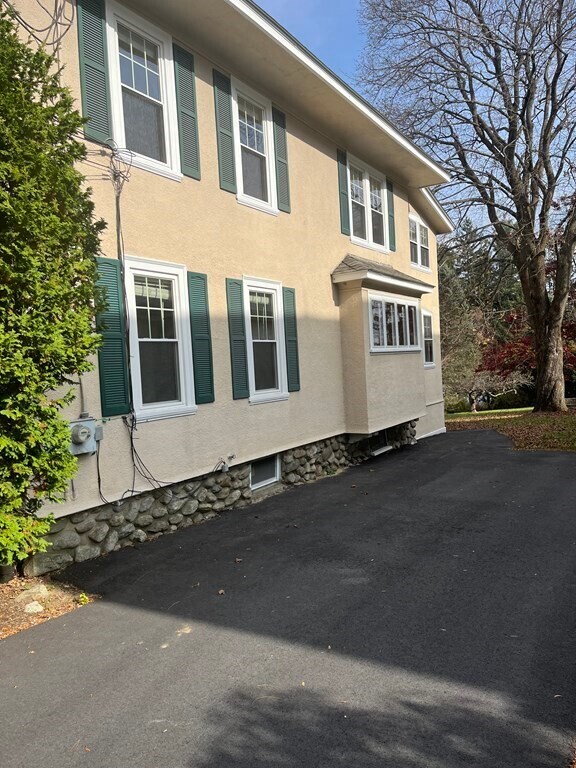 54 Holden St Condo Unit R Condo for Rent in Worcester, MA