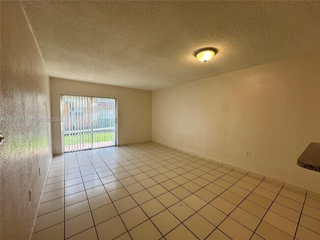 Photo - 1008 NW 45th Ave Unidad 08