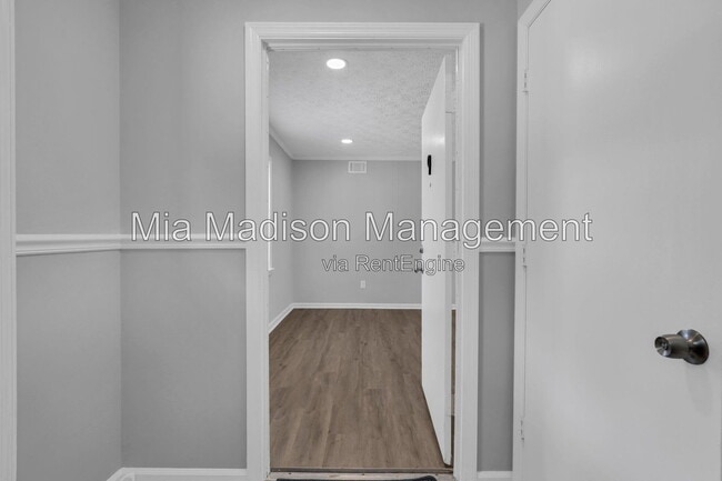 Photo - 111 E Mell St Unit 24