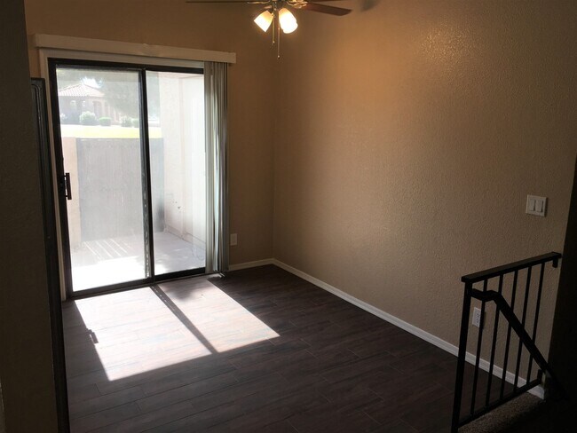Photo - **MOVE-IN SPECIAL 50% OFF MOVE-IN MONTH!!!!** **BEAUTIFUL 3br/2ba TOWNHOME (ELLIOTT & ARIZONA AVE)**