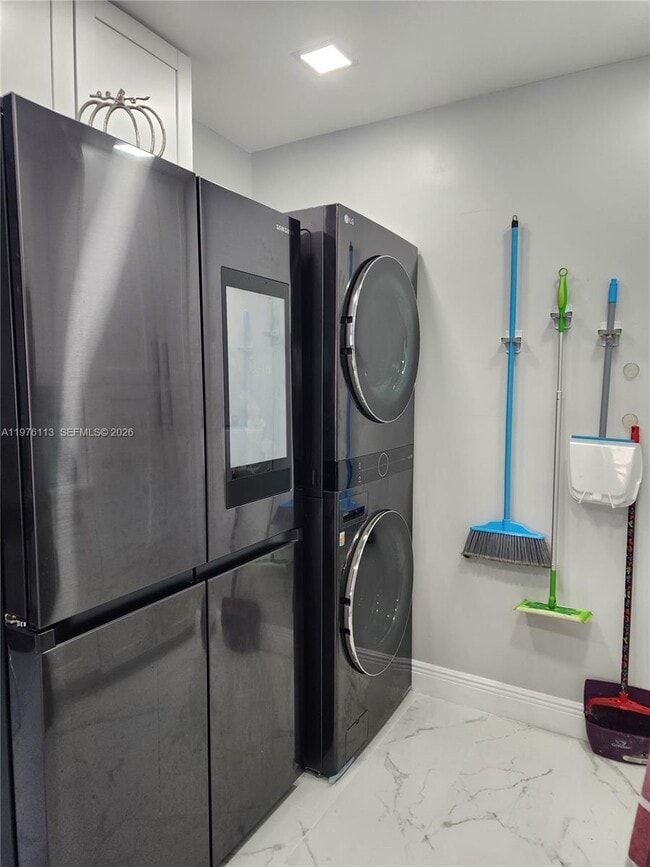 Photo - 10046 Winding Lake Rd Unit 201