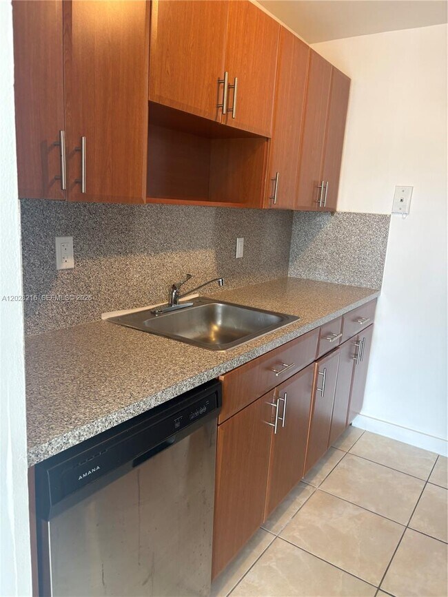 Photo - 2000 NE 135th St Unit 208