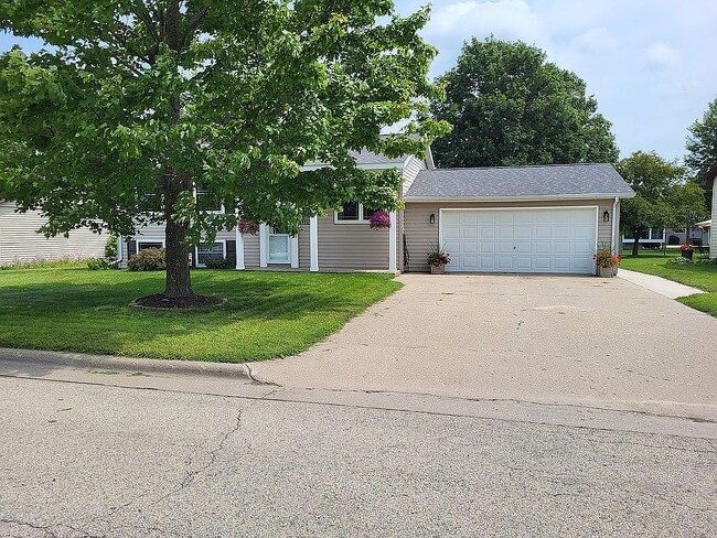 Photo - 1225 N 6th St House