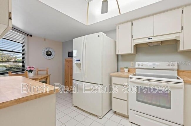 Photo - 2131 Ridge Rd S