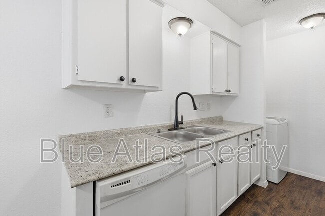 Photo - 5104 Herrick Ct