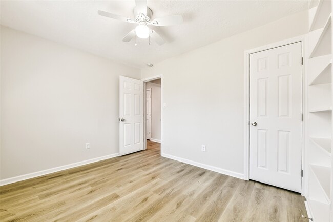 Building Photo - 515 Bellmar Ln