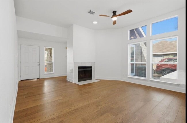 Photo - 6327 Southwood Ct N