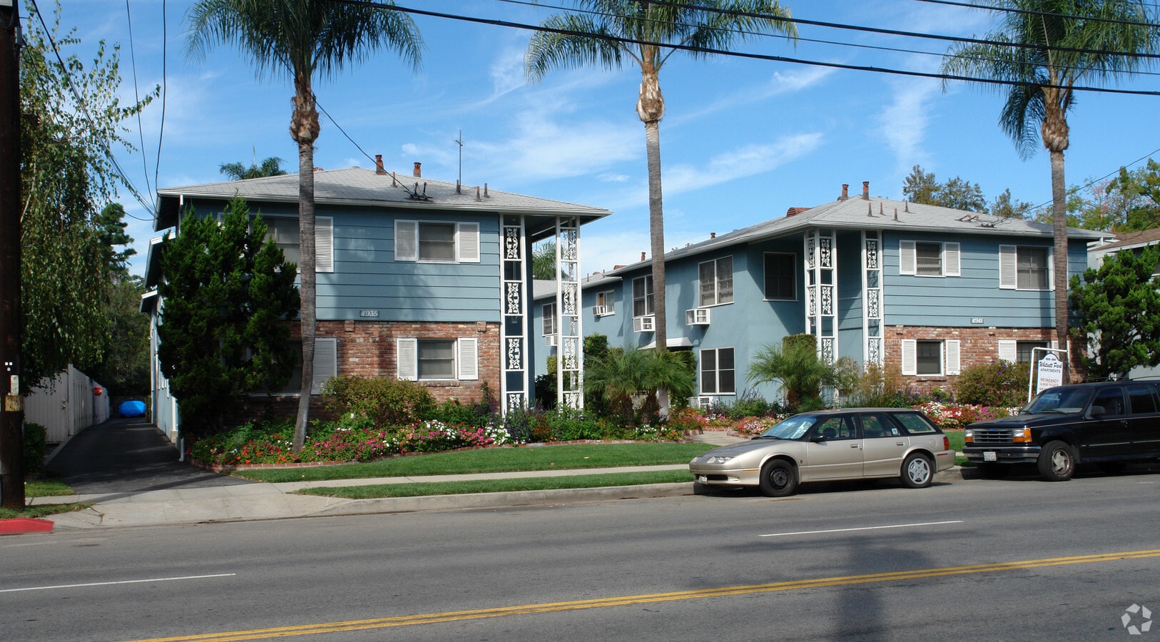 Photo - 4935-4941 Whitsett Ave Apartments