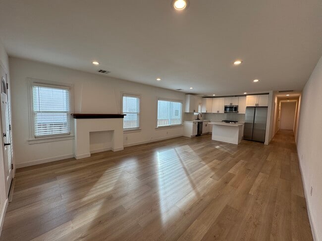 Building Photo - 1215 N Vista St Unit 1215