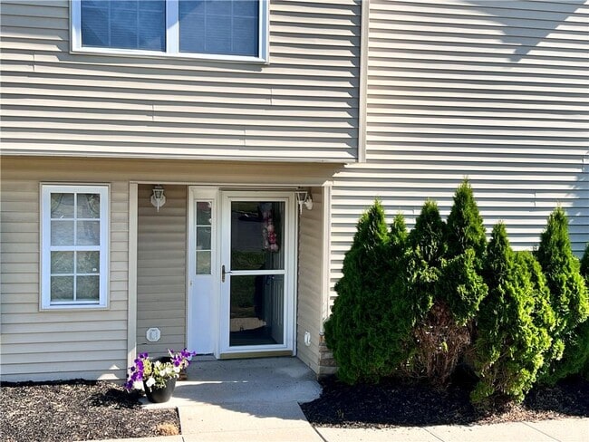 Building Photo - 1066 Maggie Rd Unit 13-1 Rental