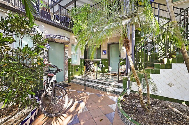 Photo - 8142 Byron Ave Unidad 3