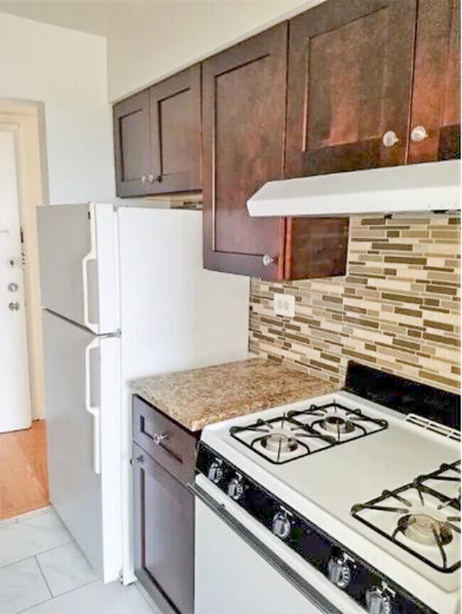 Photo - 3710 N Pine Grove Ave Unit 311