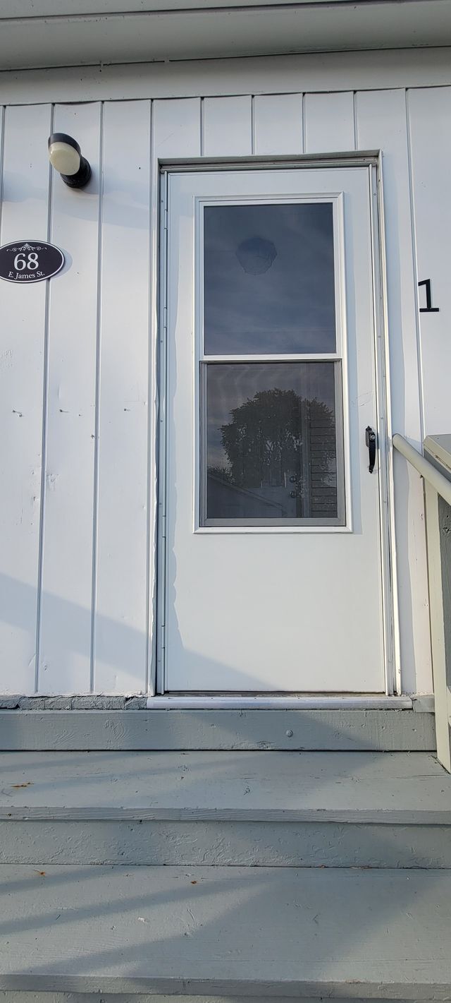 Photo - 68 E James St