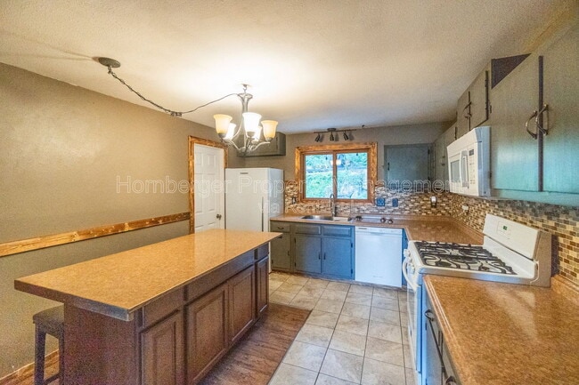 Photo - 1407 W Spring Ln