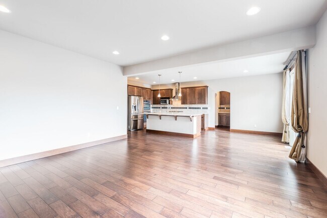 Photo - 210 205th Pl SW