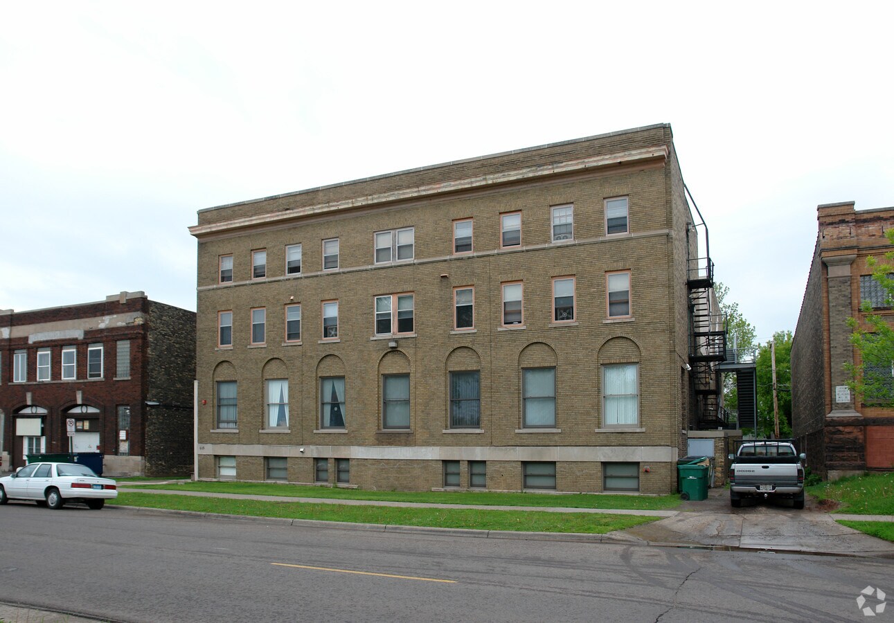 Memorial Park Apartments - Memorial Park Apartments