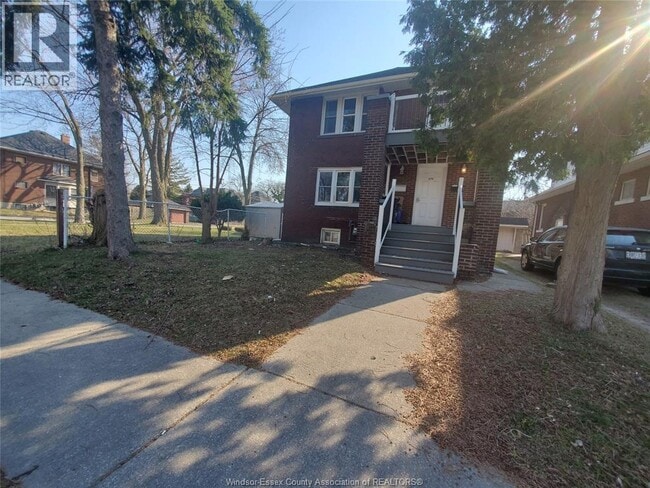 Photo - 679 Piche St