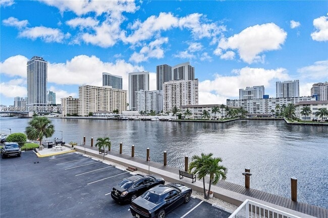 Building Photo - 111 Golden Isles Dr Unit F2