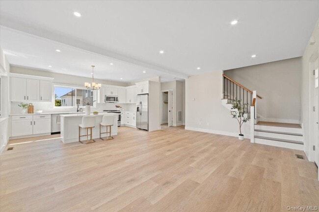 Photo - 395 5th Ave