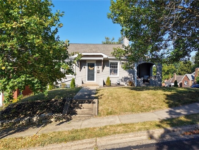 Photo - 261 Catalpa Pl