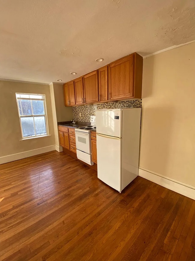 90 Myrtle St Unit 4