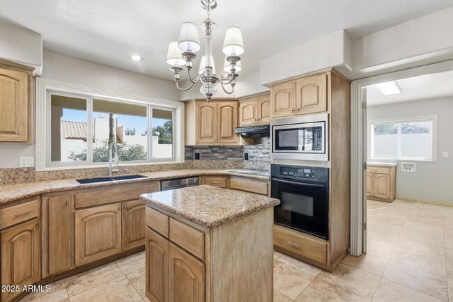 15912 Centipede Dr
