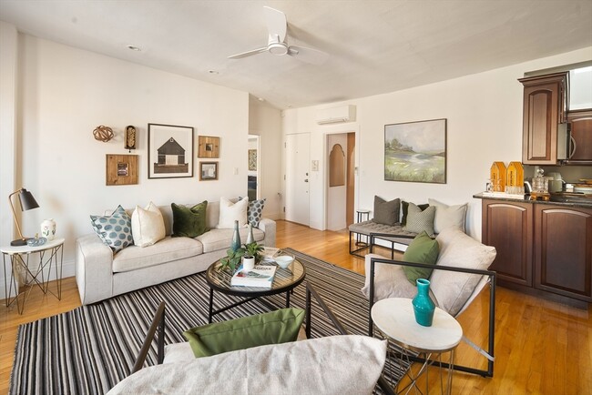 Photo - 413 Beacon St Unidad 5