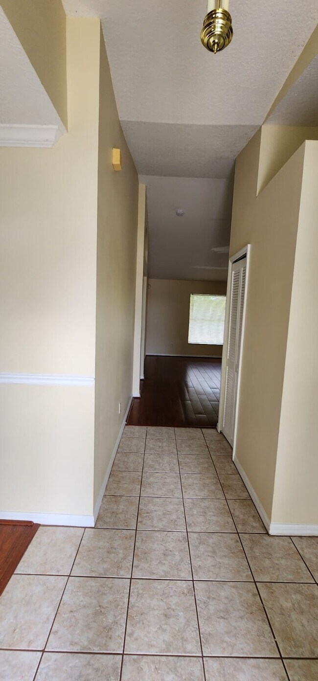 Photo - 6122 NW E Deville Cir