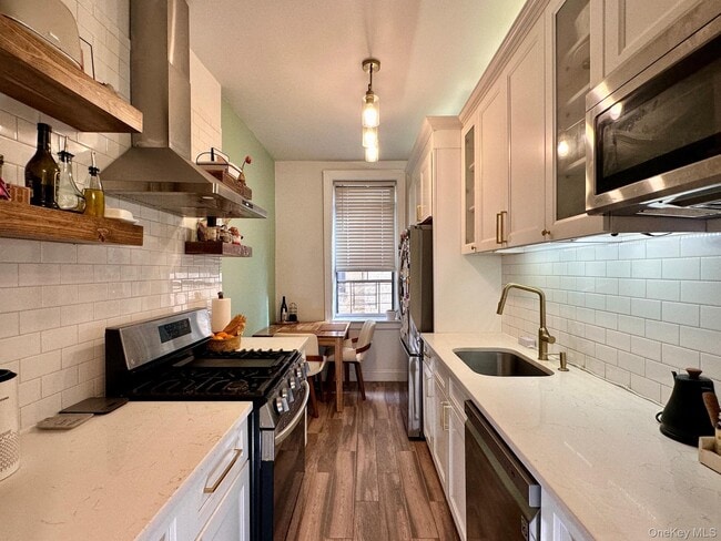 37-20 81st St Unidad 4E